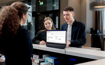 Philips Monitors presenta su primer monitor de doble cara